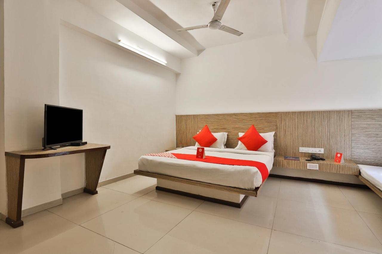 Oyo 8758 Hotel Swagatam Ahmedabad Exterior photo
